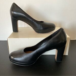Clarks Artisan Black Leather Block Heel Pumps 9 M